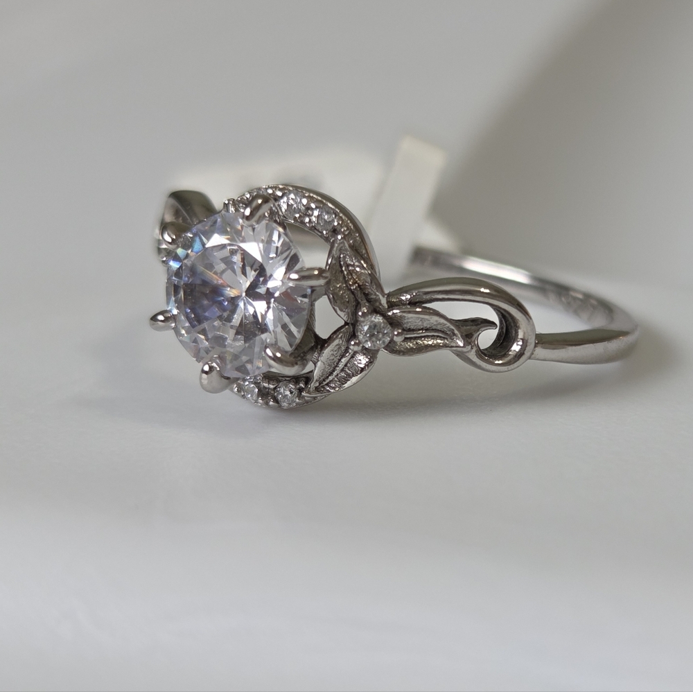 ​Charmed Aroma Fairycore Leaf Filigree Sterling Silver 925s Halo Ring - Size 9